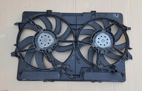 AUDI A4 B8 A5 TDI Jäähdyttimen tuuletin 8K0121003P image 2