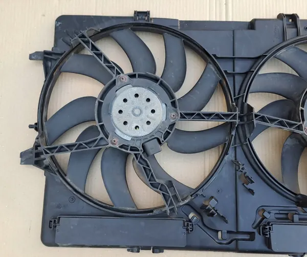 AUDI A4 B8 A5 TDI Jäähdyttimen tuuletin 8K0121003P image 7