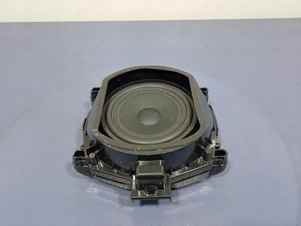 Altavoz de graves BMW X5 E70/E71 OEM 9218694 - Usado image 4