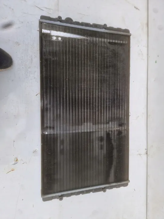 Radiador de agua VW Polo 6N0121201C image 6