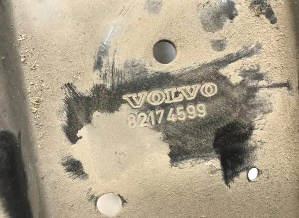 OEM 82174599 Volvo Support de plaque de marche, gauche image 3