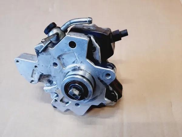 Inspuitpomp Kia Carens III 2.0 CRDI OEM 0445010121 image 2