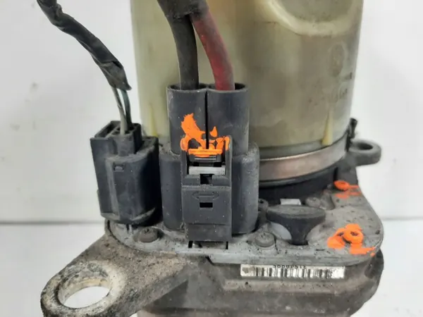 Servopumpe Volvo V50 2.0D OEM 4N513K514DR image 6