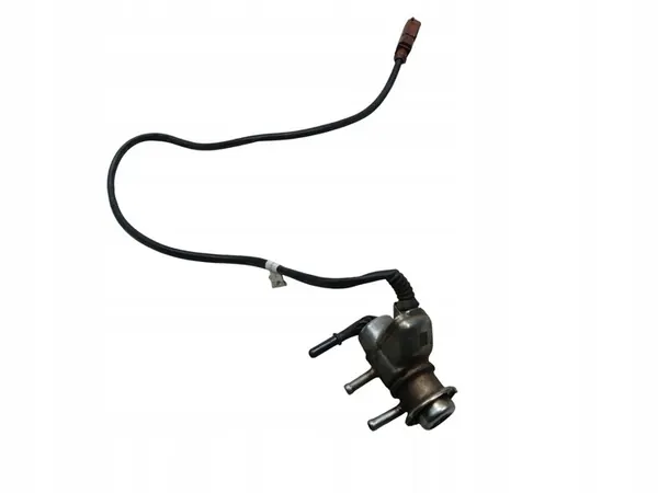 INJECTEUR ADBLUE AUDI A4 B8 A5 8T Q5 8R 2.0 TDI image 1