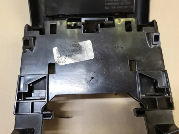 OEM A1666800410 Couverture Tunnel Arrière Prise 12V image 8