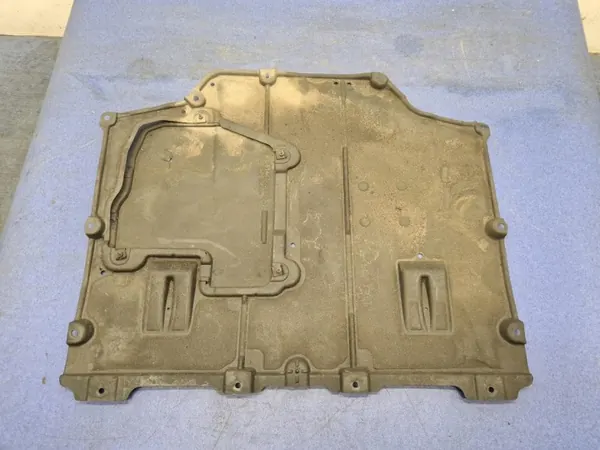 Toyota Motorabdeckung OEM SIMAR-58766- Gebraucht image 4
