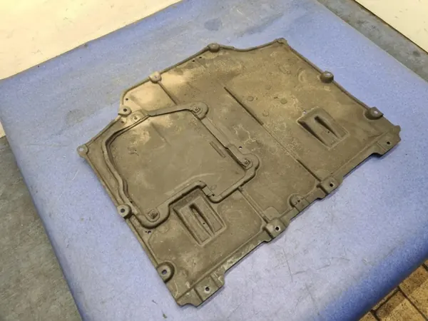 Toyota Motorabdeckung OEM SIMAR-58766- Gebraucht image 5