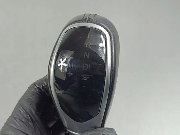Pomo de mudanças Maserati Levante OEM FOB46475 - Usado image 4
