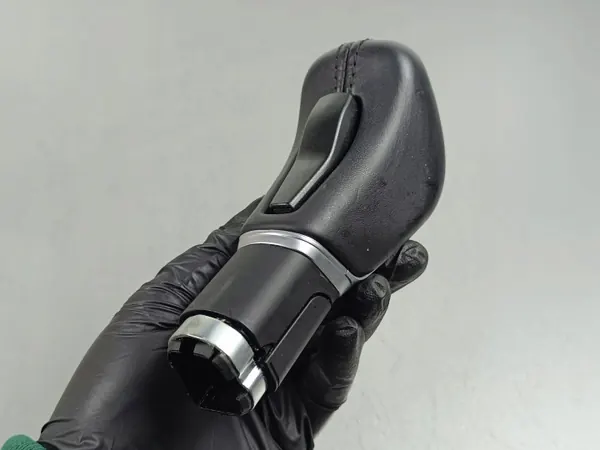 Pomo de mudanças Maserati Levante OEM FOB46475 - Usado image 6
