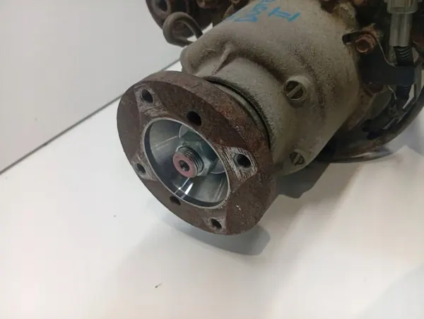 Bakaxelns differential OEM 383002A01A för Dacia Duster 4X4 image 5