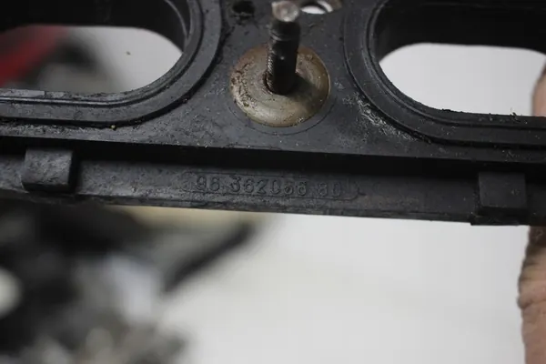 Junta do coletor de admissão Citroen C5 I 2.0 16v HPI image 2