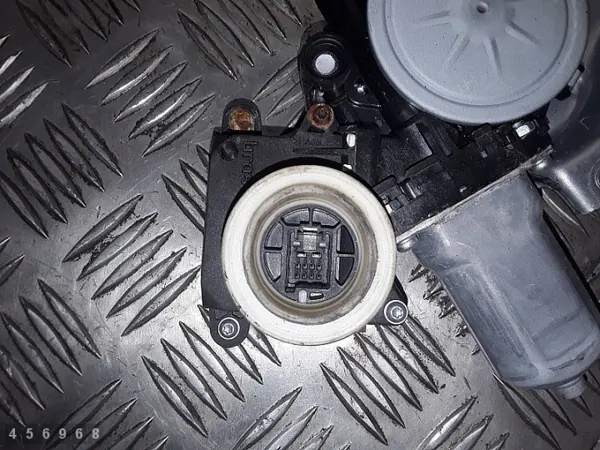 Régulateur de vitre Toyota Auris OEM 8570233010 image 7