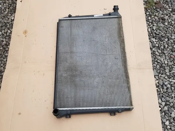 Radiador de agua / VW Touran I Caddy III Passat B6 1.9 TDI 2.0 TDI - Bueno image 6