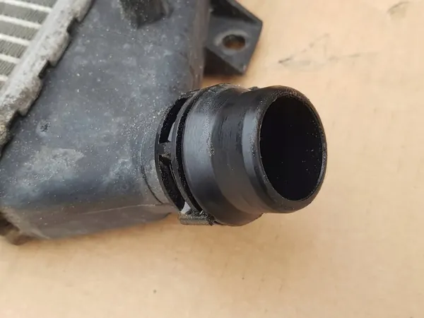 Radiador de agua / VW Touran I Caddy III Passat B6 1.9 TDI 2.0 TDI - Bueno image 9