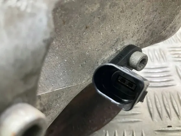 Supporto mozzo posteriore sinistro Audi Q5 8R0505435C image 2