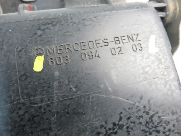 Ilmansuodattimen Kotelo Mercedes Kombi S124 3.0 D image 9