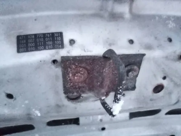 Mercedes-Benz A W169 Konepelti OEM 1698800057 image 5