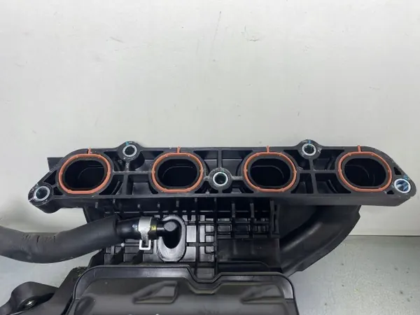 Colector de Admisión Hyundai Ioniq OEM FBZ16803 Usado image 4