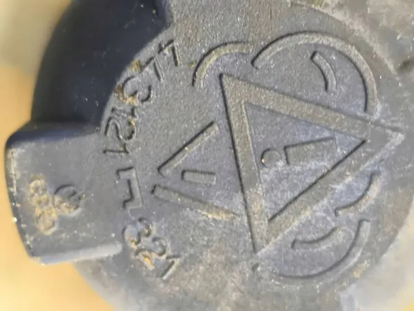 Expansionsbehållare Audi 80 90 B3 8A0121407 image 3