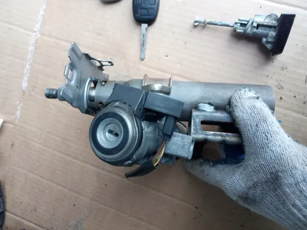 Fechadura Ignição Toyota Avensis T25 03-08 com 3 Chaves image 5