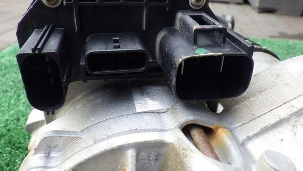 Caixa de direção Volvo V40 II 32221496 image 7