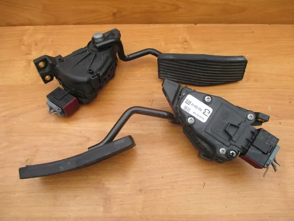 Gaspedal-Positionssensor Opel Vectra B image 2