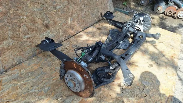 Trave di Sospensione Posteriore VW Tiguan II 5NA 3Q0505235AH image 3