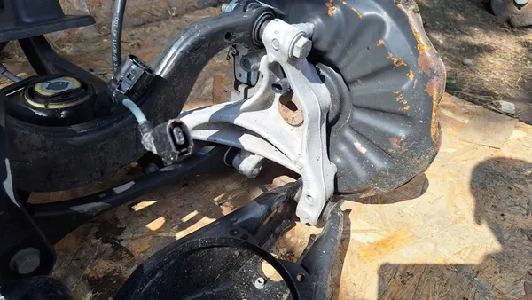 Trave di Sospensione Posteriore VW Tiguan II 5NA 3Q0505235AH image 4