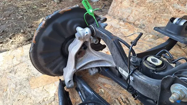 Trave di Sospensione Posteriore VW Tiguan II 5NA 3Q0505235AH image 5