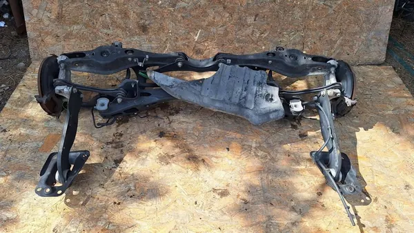 Trave di Sospensione Posteriore VW Tiguan II 5NA 3Q0505235AH image 6