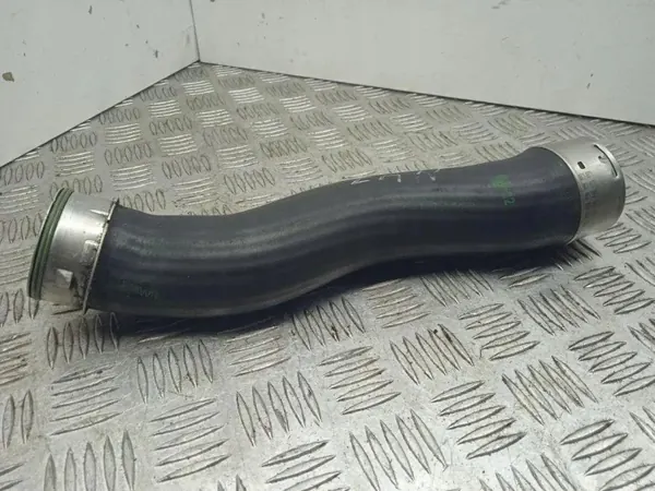 Tubo de intercooler OEM 7812619 para BMW 3 E90 1.8L Diésel image 2