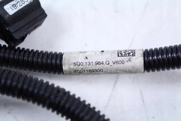 Käytetty VW AdBlue-putki OEM 5Q0131984Q Golf VII:lle image 3