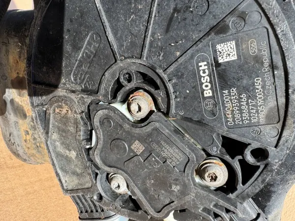 Tanque AdBlue Nissan OEM 20411 4KJ0A - Usado image 5