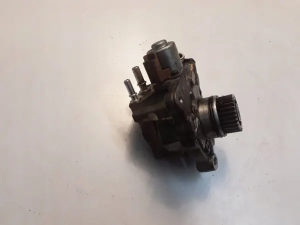 Ruiskutusmäntä OEM 28384347 Ford Kuga II:lle image 2