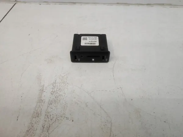 Porta USB/AUX/SD Renault Megane IV - Qualidade OEM image 2
