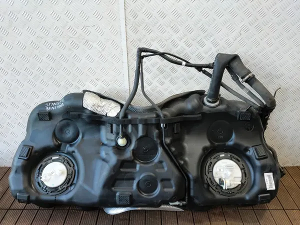 Tanque Kia Stinger OEM 31100-J5160 (2017-2021) image 2
