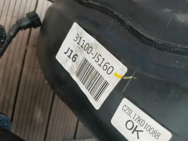 Tanque Kia Stinger OEM 31100-J5160 (2017-2021) image 5