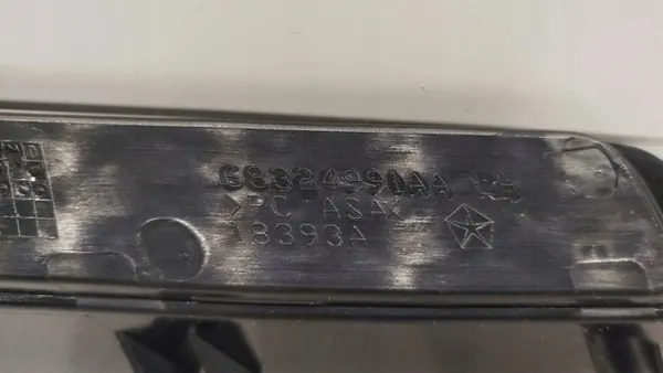 Dodge RAM 2018 Motorhuveskydd OEM 68324990AA Fram vänster image 3