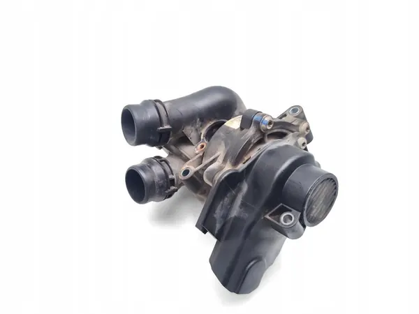 Vattenpump Audi A5 2.0 TFSI 06J121026P image 2