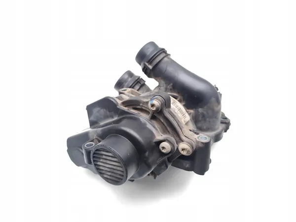 Vattenpump Audi A5 2.0 TFSI 06J121026P image 3