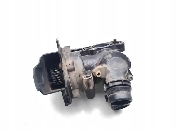 Vattenpump Audi A5 2.0 TFSI 06J121026P image 6