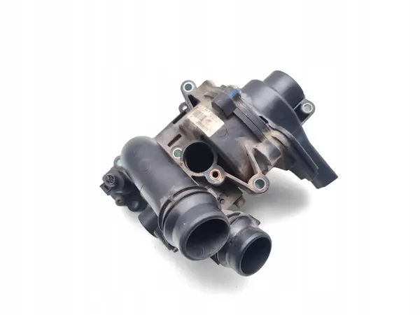 Vattenpump Audi A5 2.0 TFSI 06J121026P image 9