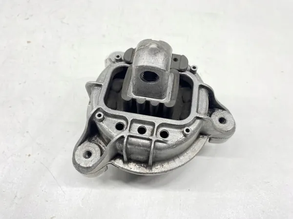 Soporte de motor derecho BMW F07 GT F10 F11 image 3