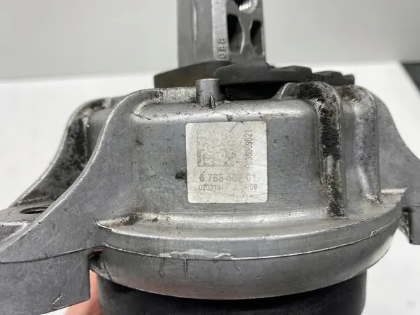 Soporte de motor derecho BMW F07 GT F10 F11 image 6