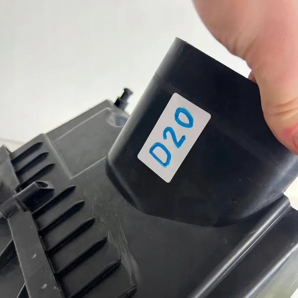 OPEL INSIGNIA A 1.8B 16V Ilmansuodattimen Kotelo OE 55560883 image 10