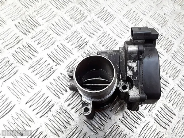 Corpo de borboleta Skoda Octavia 2011 1600tdi OEM 03l128063q image 1