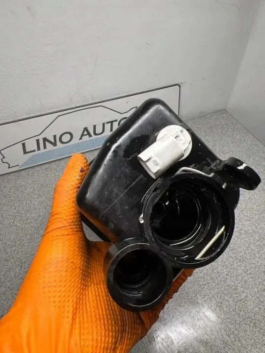BMW OE Z004E5972R Uitzettank voor 3 Serie image 4