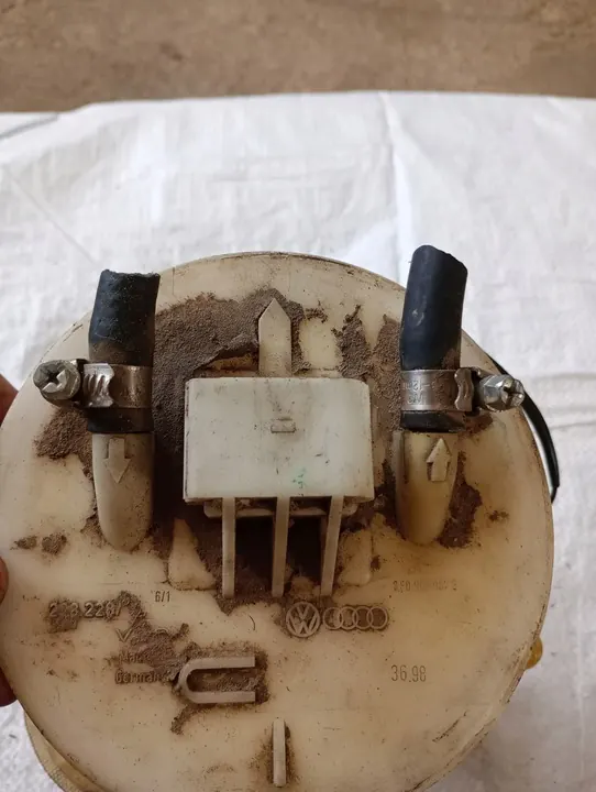 Volkswagen Brandstofpomp OE 8E0906087E image 2