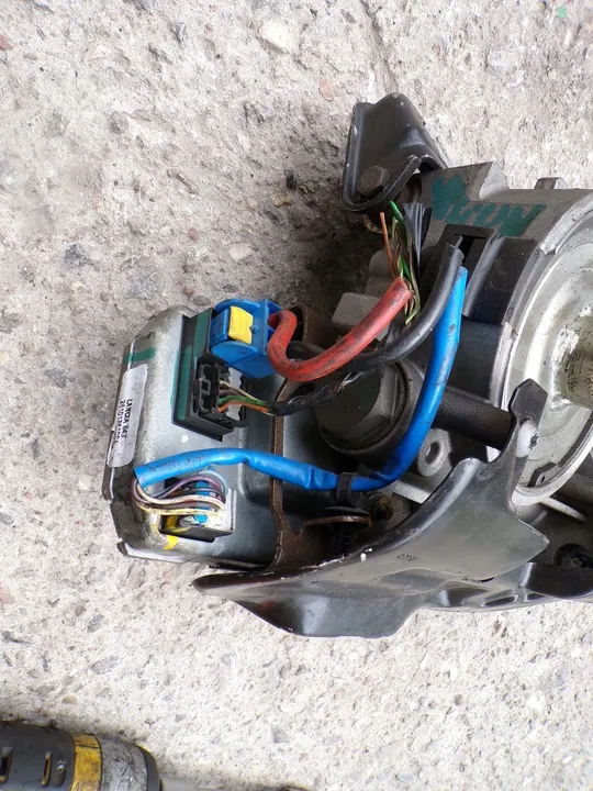 Coluna de direção Lancia Ypsilon II OE 51749208 image 3