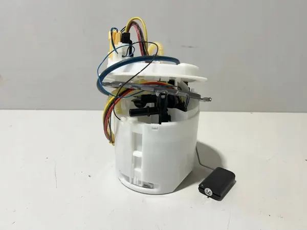 Bomba de inyección BMW 5 G30 G31 G38 OEM 9468602 image 2